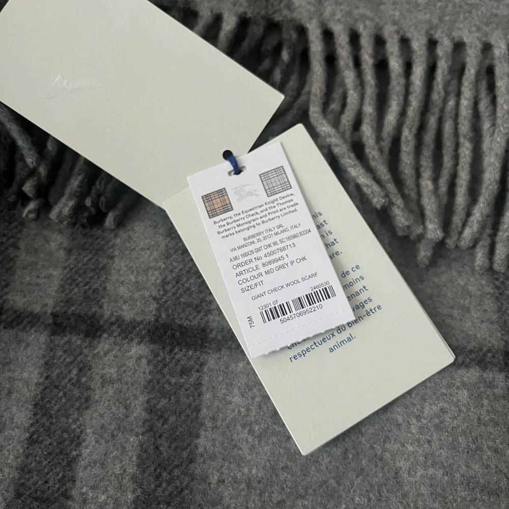 Burberry Check Wool Scarf  in Gray/Black Plaid Unisex - Picture 6 of 9